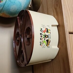 Vintage Sterilite Pennsylvania Dutch Art Work Lazy Susan Canister Set